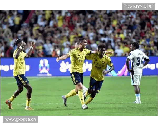 多萨里本赛季在利雅得新月表现稳健,持续提升进攻端影响力 多萨里本赛季在利雅得新月表现稳健,持续提升进攻端影响力